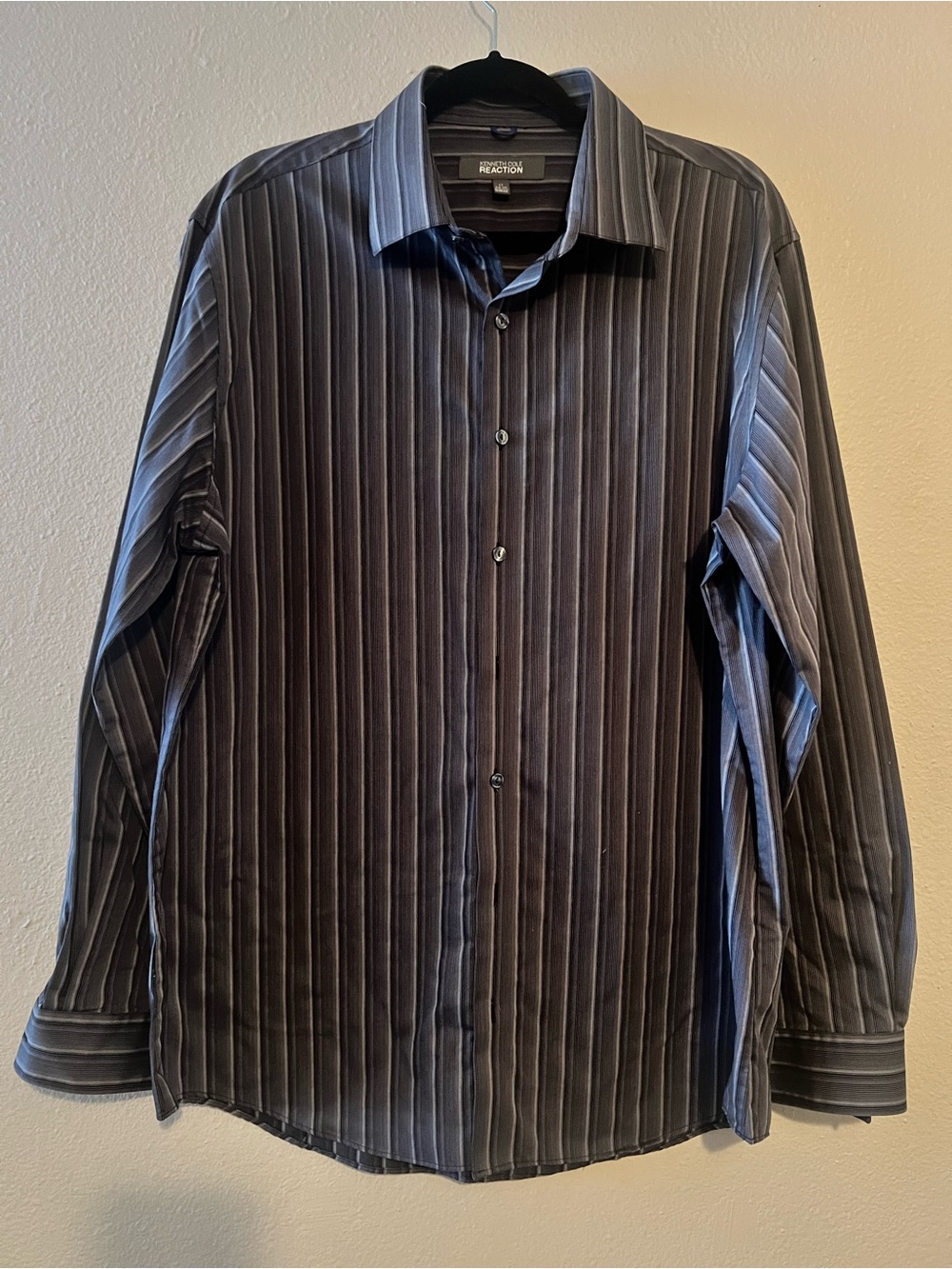 Kenneth Cole Reaction Men's Black and Gray Vertical Stripe Dress Shirt